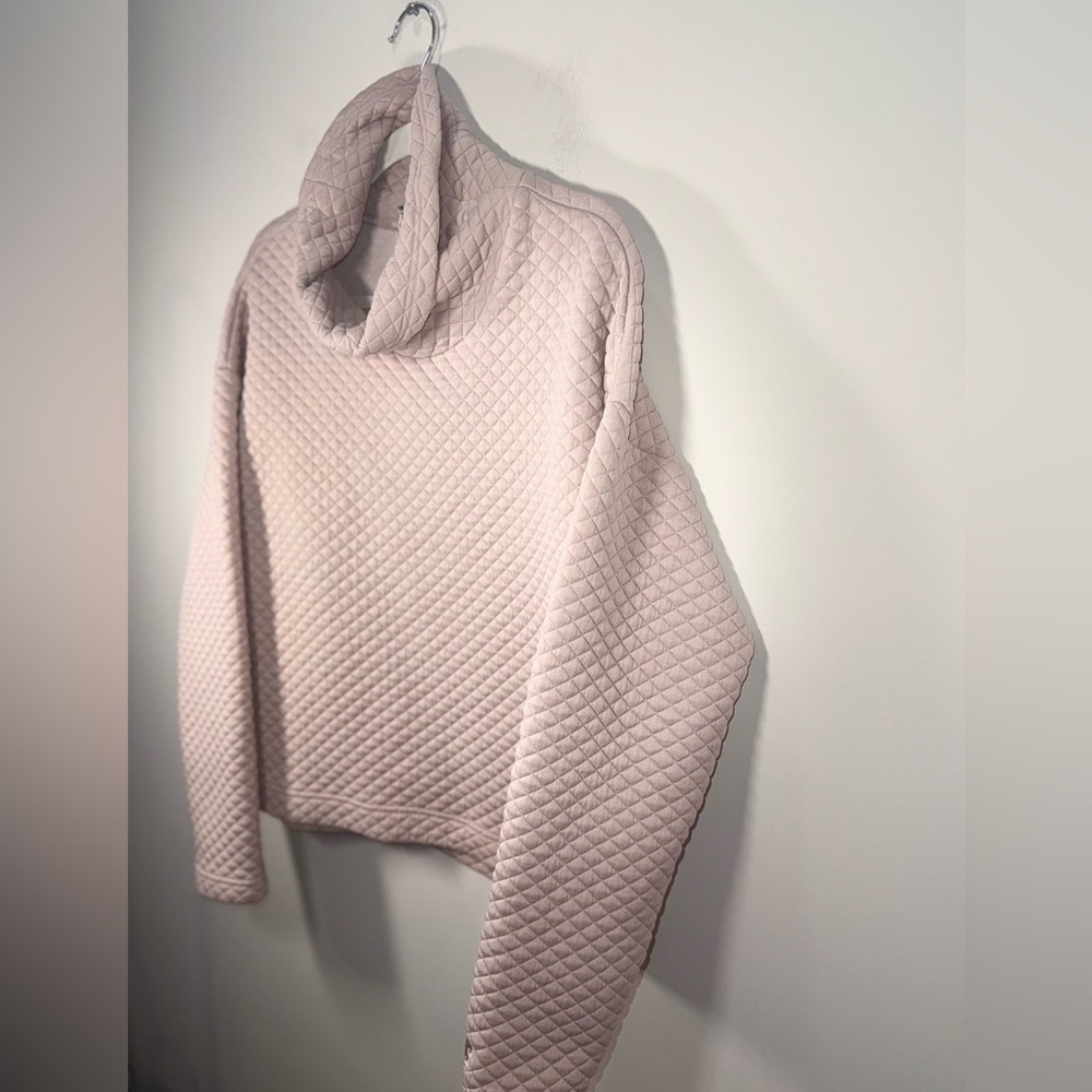 New Balance Quilted Pink Cowl Neck Cottage core Pullover Sweater Size Medium - Picture 4 of 14
